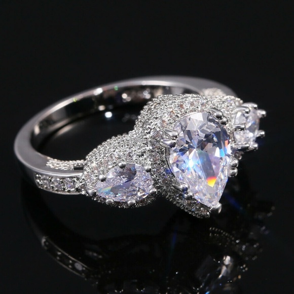 Jewelry - NEW 3 Diamond 925 Silver White Sapphire Ring